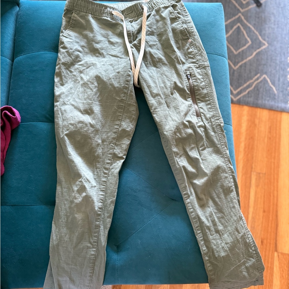 Vuori Green RipStop Pants Relaxed Fit